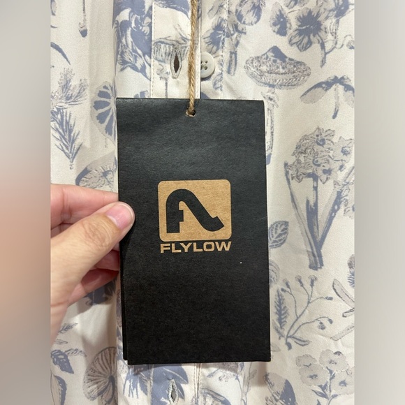 Flylow Women’s XL Aster Bike Shirt Blue White NWT Button Up Polyester Spandex - Picture 4 of 11